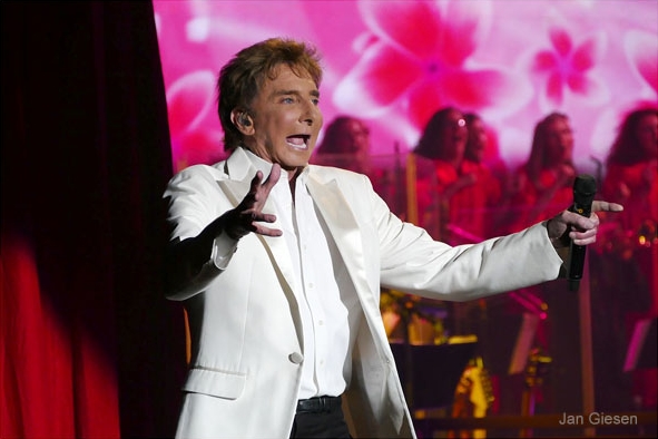 Barry Manilow - BarryNet - The Shows - Past Performances - 2016